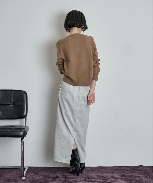 THE YOn(ザヨン)の「ロゴ刺繍コンパクトニットカーデ(カーディガン/ボレロ・レディース・ブラック/プラム/チャコールグレー/ブラウン・FREE)」の21枚目の写真