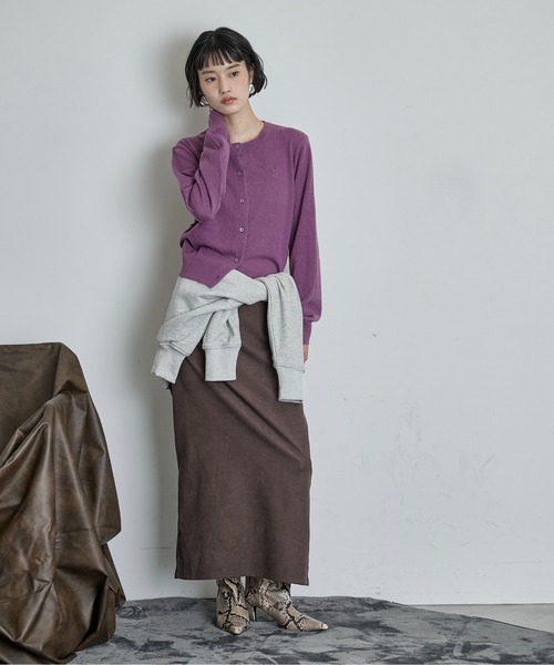 THE YOn(ザヨン)の「ロゴ刺繍コンパクトニットカーデ(カーディガン/ボレロ・レディース・ブラック/プラム/チャコールグレー/ブラウン・FREE)」の12枚目の写真