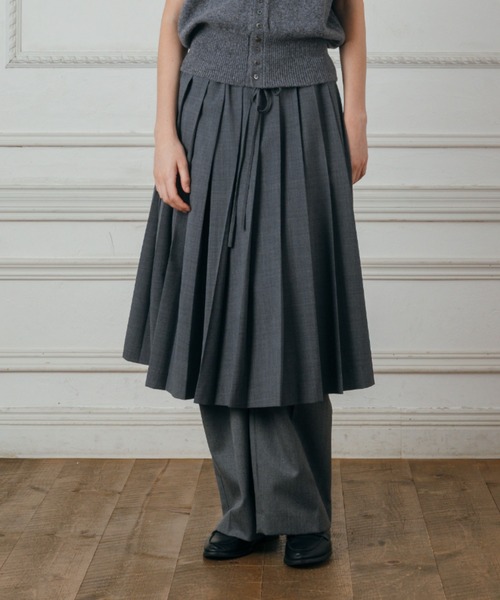 CREDONA(クレドナ)の「PLEATED MIDI SKIRT/プリーツミディスカート(スカート・レディース・グレー/ブラック・FREE)」の1枚目の写真
