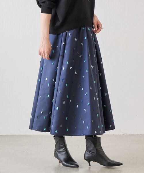 BEARDSLEY(ビアズリー)の「《ZOZO先行予約開始》フェザー刺繍スカート(スカート・レディース・ネイビー・FREE)」の6枚目の写真