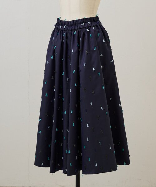 BEARDSLEY(ビアズリー)の「《ZOZO先行予約開始》フェザー刺繍スカート(スカート・レディース・ネイビー・FREE)」の9枚目の写真