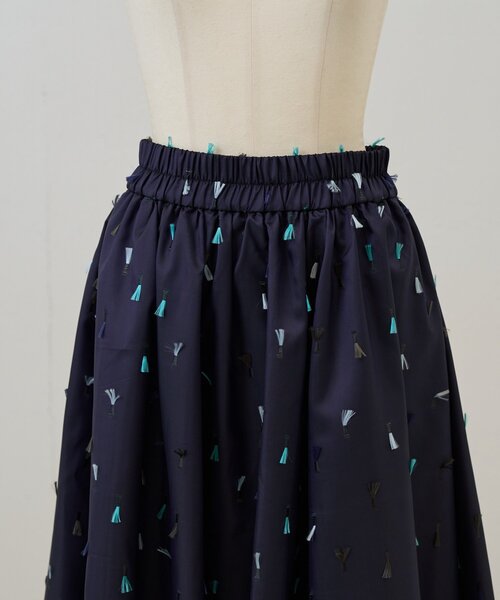 BEARDSLEY(ビアズリー)の「《ZOZO先行予約開始》フェザー刺繍スカート(スカート・レディース・ネイビー・FREE)」の13枚目の写真