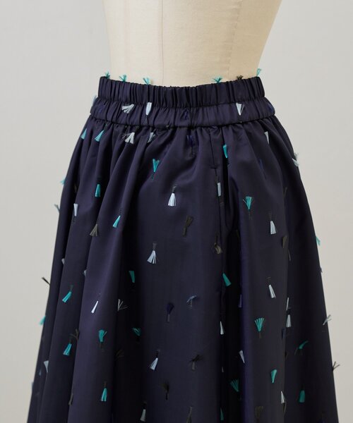 BEARDSLEY(ビアズリー)の「《ZOZO先行予約開始》フェザー刺繍スカート(スカート・レディース・ネイビー・FREE)」の14枚目の写真
