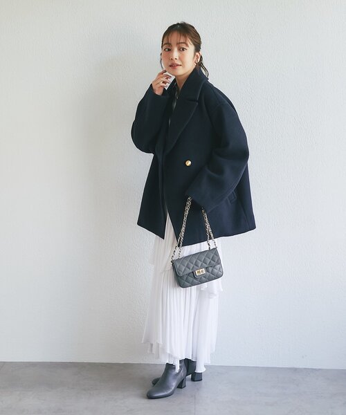 La boutique BonBon(ラブティックボンボン)の「【オウレンティ】キルティングチェーンバッグ(ショルダーバッグ・レディース・チャコールグレー/ブラック・FREE)」の6枚目の写真