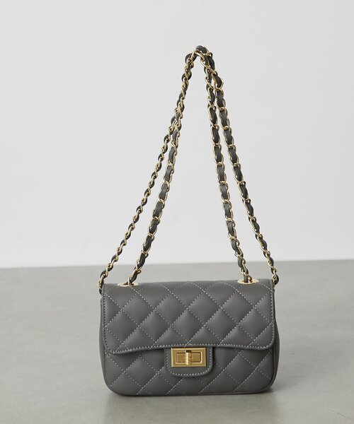 La boutique BonBon(ラブティックボンボン)の「【オウレンティ】キルティングチェーンバッグ(ショルダーバッグ・レディース・チャコールグレー/ブラック・FREE)」の12枚目の写真