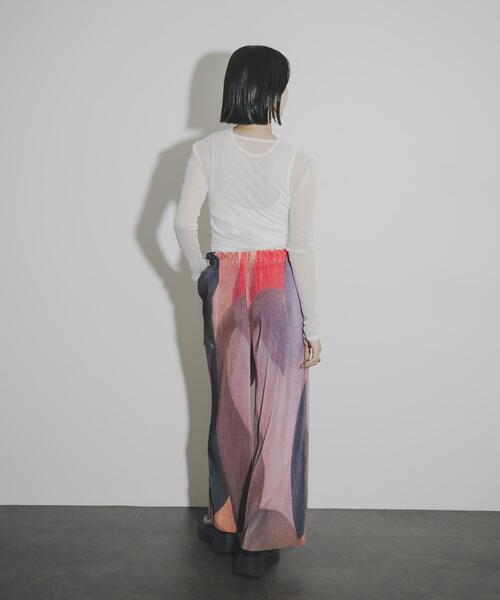 THE GOODLAND MARKET(ザグッドランドマーケット)の「cwtch SHEER RANDOM TUCK LONG TEE(Tシャツ/カットソー・レディース・ブラック/ライトブルー/ホワイト・FREE)」の18枚目の写真