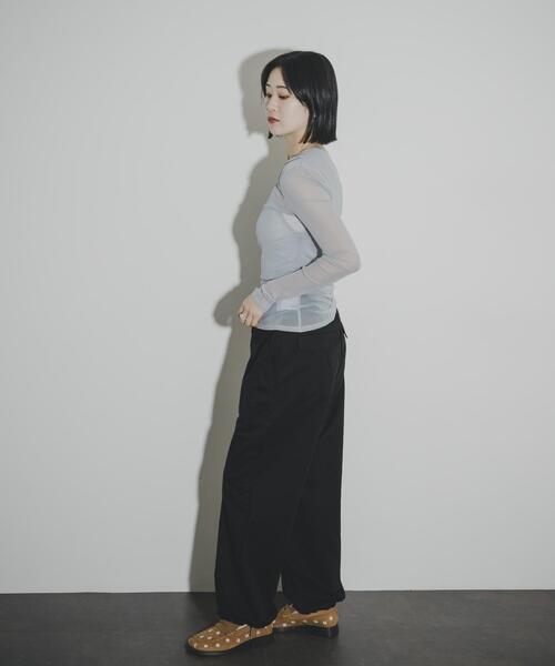 THE GOODLAND MARKET(ザグッドランドマーケット)の「cwtch SHEER RANDOM TUCK LONG TEE(Tシャツ/カットソー・レディース・ブラック/ライトブルー/ホワイト・FREE)」の11枚目の写真
