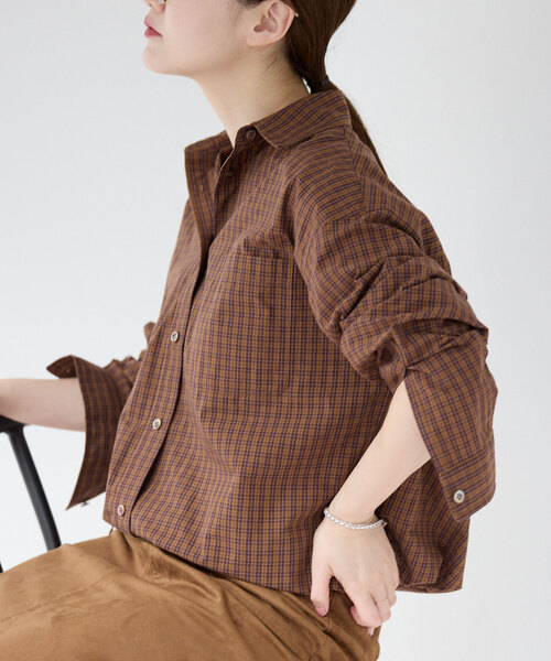 IENA(イエナ)の「オーガニックコットンドロストシャツ(シャツ/ブラウス・レディース・ブラウン/ホワイト/チャコールグレー・FREE)」の3枚目の写真