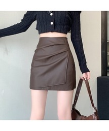 フェイクレザーミニスカート定番シルエット