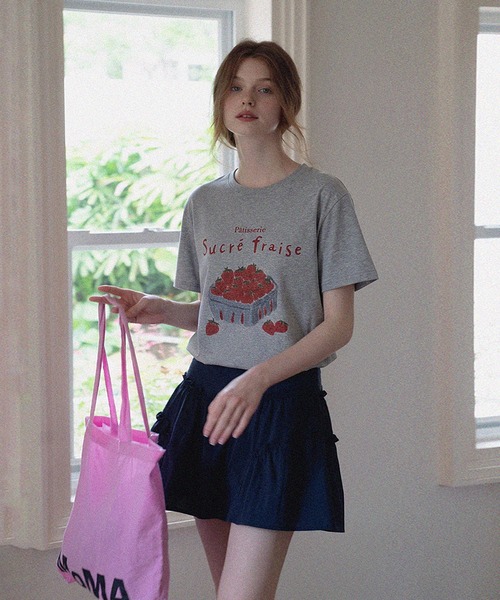 Girly Doll(ガーリードール)の「フロントイラストプリントTシャツ(Tシャツ/カットソー・レディース・グレー・M/L)」の2枚目の写真