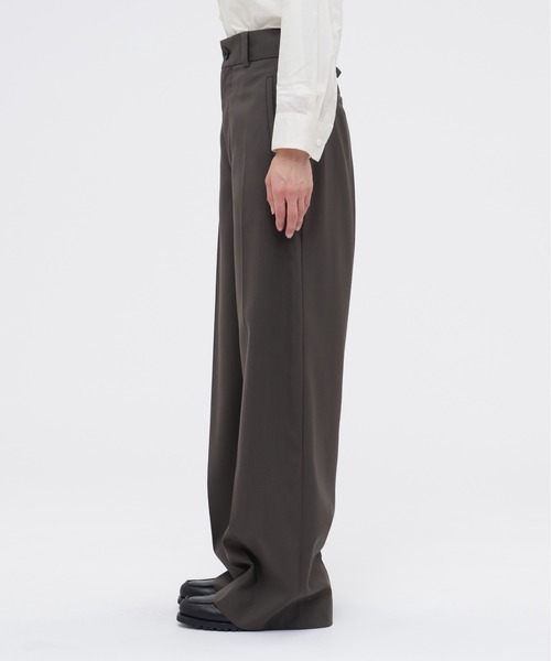 MARGARET HOWELL(マーガレットハウエル)の「WASHABLE WOOL PLAINWEAVE(その他パンツ・レディース・ダークグリーン・3/2/1)」の2枚目の写真