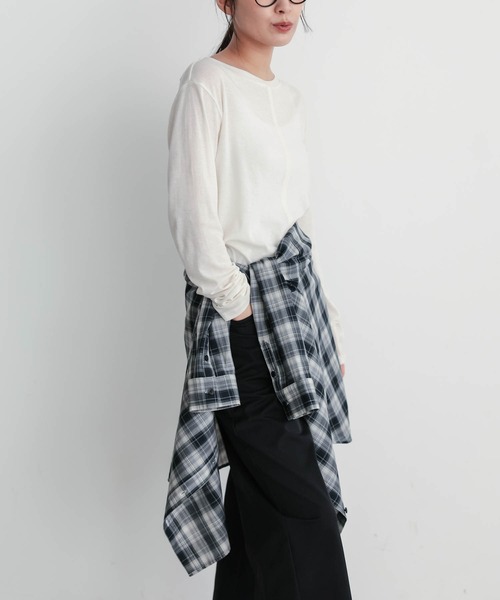 for/c(フォーシー)の「キュプラ混エアリーチェックシャツ【サスティナブル】(シャツ/ブラウス・レディース・ブラック/ブラウン・M/L/LL)」の21枚目の写真
