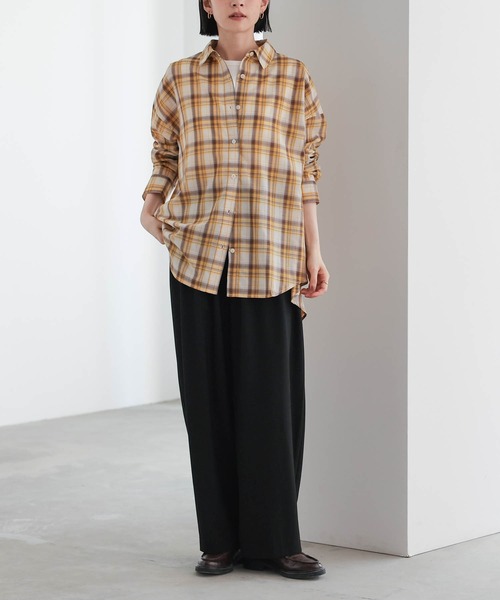 for/c(フォーシー)の「キュプラ混エアリーチェックシャツ【サスティナブル】(シャツ/ブラウス・レディース・ブラック/ブラウン・M/L/LL)」の5枚目の写真