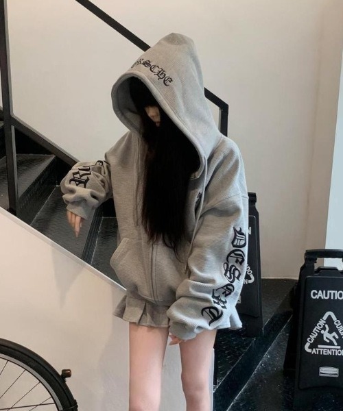 MASHIRO(マシロ)の「Y2Kポイント刺繍ワッフルジップフーディービッグパーカー(MA/EK173)(パーカー・レディース・グレー・FREE)」の6枚目の写真