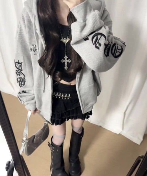 MASHIRO(マシロ)の「Y2Kポイント刺繍ワッフルジップフーディービッグパーカー(MA/EK173)(パーカー・レディース・グレー・FREE)」の8枚目の写真