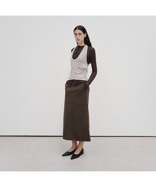 MOHAN(モハン)の「TIF SUEDE H-LINE LONG SKIRT_2COLORS(スカート・レディース・ブラック/アッシュブラウン・MEDIUM/LARGE/SMALL)」の1枚目の写真
