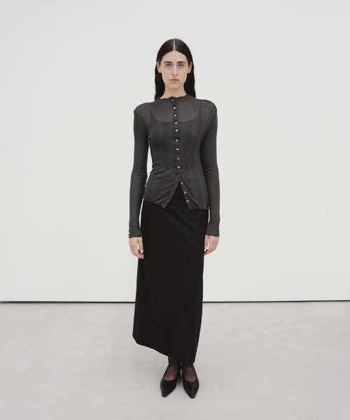 MOHAN(モハン)の「TIF SUEDE H-LINE LONG SKIRT_2COLORS(スカート・レディース・ブラック/アッシュブラウン・MEDIUM/LARGE/SMALL)」の3枚目の写真
