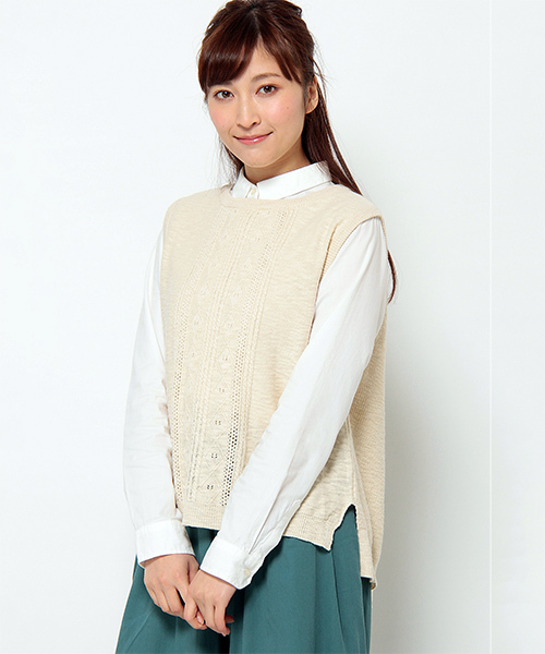 LBC(エルビーシー)の「コットンリネンスラブ後ろ開きベスト(ベスト・レディース・オリーブ/オフホワイト/ネイビー・MEDIUM)」の1枚目の写真