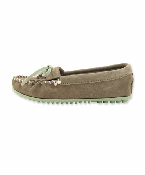style counsel(スタイルカウンセル)の「【16年 春夏コレクション 先行予約】 『MINNETONKA』 ミネトンカ キルティ スエードモカシン(モカシン/デッキシューズ・レディース・グレー/ベージュ・8inch/6inch/7inch/5inch)」の7枚目の写真