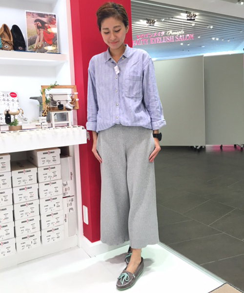 style counsel(スタイルカウンセル)の「【16年 春夏コレクション 先行予約】 『MINNETONKA』 ミネトンカ キルティ スエードモカシン(モカシン/デッキシューズ・レディース・グレー/ベージュ・8inch/6inch/7inch/5inch)」の4枚目の写真
