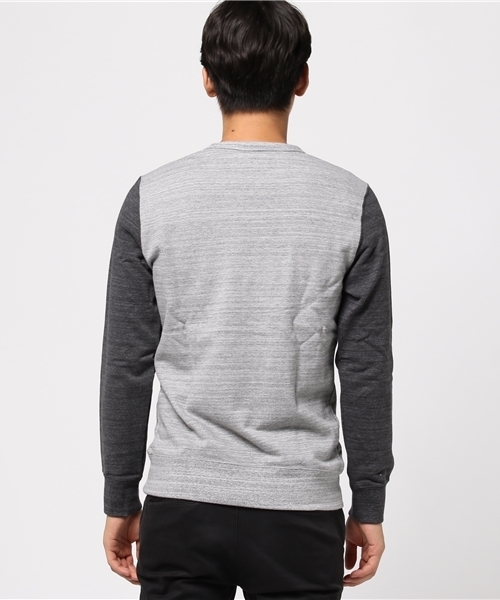 Reebok（リーボック）の「F ARCHIVE STRIPE CREW（スウェット・メンズ・グレー系その他/レッド系その他/ブラック・XX-LARGE/MEDIUM/X-LARGE/XXX-LARGE/SMALL/LARGE）」の5枚目の写真