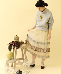 bulle de savon 野山刺繍 スカート bulle de savon（ビュルデサボン）の「花切手の刺しゅう