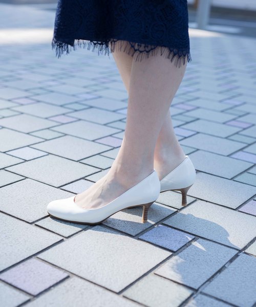 SEPTEMBER MOON（セプテンバームーン）の「【September Moon】STUDIOUS別注エナメルパンプス（パンプス・レディース・ブラック/ベージュ/ネイビー/ホワイト・S/M/L）」の2枚目の写真