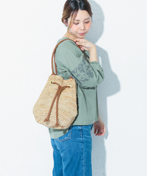 UR SELECT(ユーアールセレクト)の「UR SELECT ドローストリングBAG(ハンドバッグ・レディース・ブラック/ブラウン・FREE)」の1枚目の写真