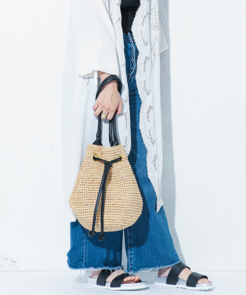 UR SELECT(ユーアールセレクト)の「UR SELECT ドローストリングBAG(ハンドバッグ・レディース・ブラック/ブラウン・FREE)」の3枚目の写真