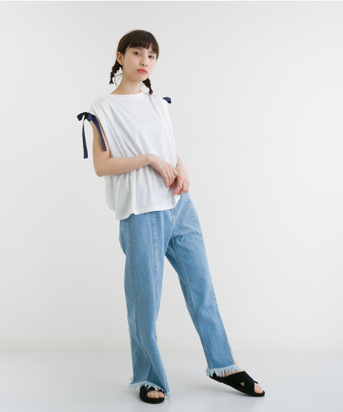 MERLOT（メルロー）の「リボンスリーブクロップドトップス2316（Tシャツ/カットソー・レディース・オフホワイト/ネイビー/ブラック・FREE）」の4枚目の写真