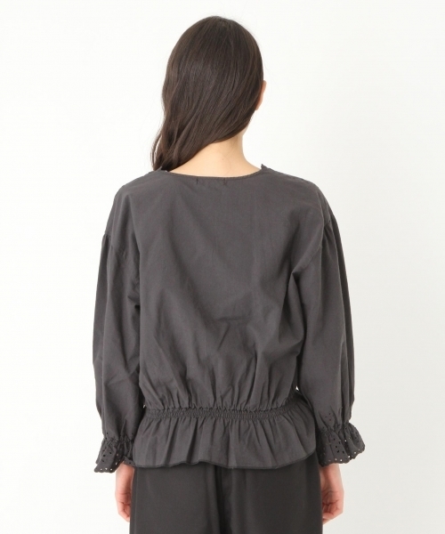 niko and...(ニコアンド)の「スカラレースカシュブラウス(シャツ/ブラウス・レディース・ホワイト/ブラック・LARGE/MEDIUM)」の8枚目の写真