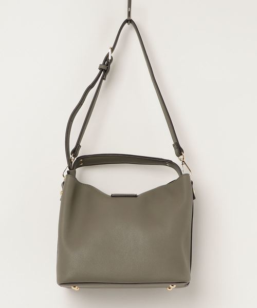 NATURAL BEAUTY BASIC（ナチュラルビューティーベーシック）の「【雑誌掲載】くるみバックルショルダーバック（ショルダーバッグ・レディース・ベージュ/カーキ・ﾌﾘ-）」の3枚目の写真