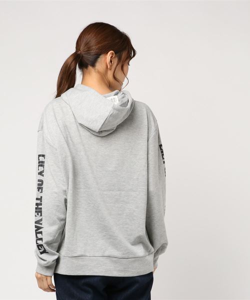 VENCEEXCHANGE（ヴァンスエクスチェンジ）の「袖プリントロゴパーカー（パーカー・レディース・ブラック/グレー/オリーブ/マスタード・M）」の5枚目の写真