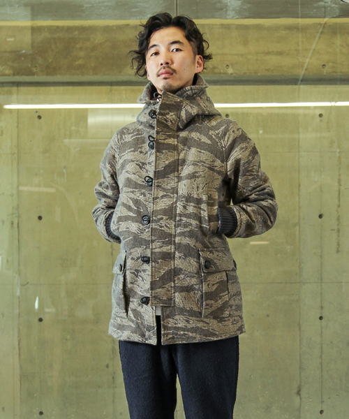 返品送料無料】 オーロラマンコートCAMO EEL - ダッフルコート - www 直営店で購入した正規品 EEL オーロラマンコートCAMO ダッフルコート