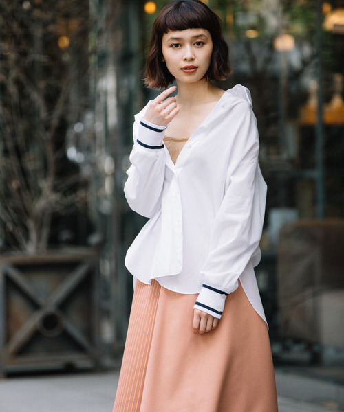 Munich(ミューニック)の「ニットリブカフスシャツ(シャツ/ブラウス・レディース・ホワイト/ブラック/ホワイト×グレー/ベージュ/ライトカーキ・FREE)」の8枚目の写真