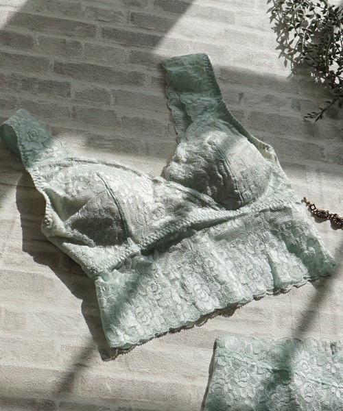 SweetMommy（スウィートマミー）の「【A~Iカップ対応】レーシーハーフトップ ナイトブラ【日本製】（ナイトブラ・レディース・ホワイト/ピンク/ブラック/ピンク系その他/ライトブルーグレー/ローズ/ミント・M/L/LL）」の5枚目の写真