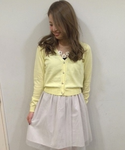 Chico(チコ)の「カラーニットカーデ(カーディガン/ボレロ・レディース・レッド/イエロー/ネイビー/グレー/ホワイト・FREE)」の4枚目の写真