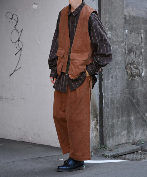 kutir（クティール）の「コーデュロイベスト（シャツ/ブラウス・メンズ・ダークブラウン/ダークパープル・MEDIUM/LARGE）」の5枚目の写真