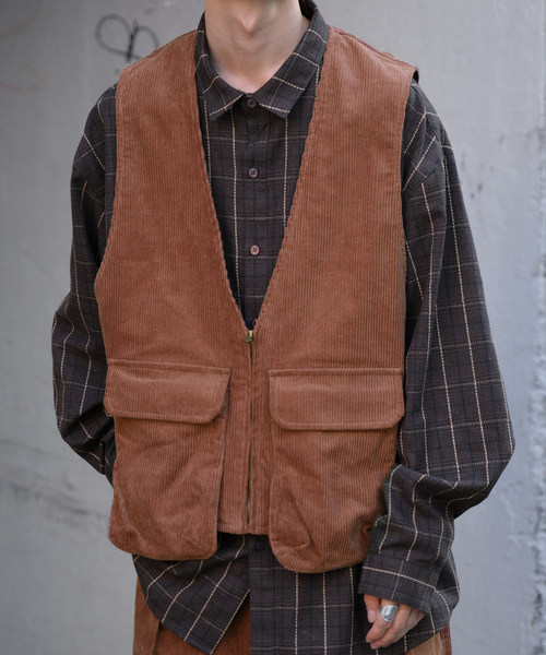 kutir（クティール）の「コーデュロイベスト（シャツ/ブラウス・メンズ・ダークブラウン/ダークパープル・MEDIUM/LARGE）」の7枚目の写真