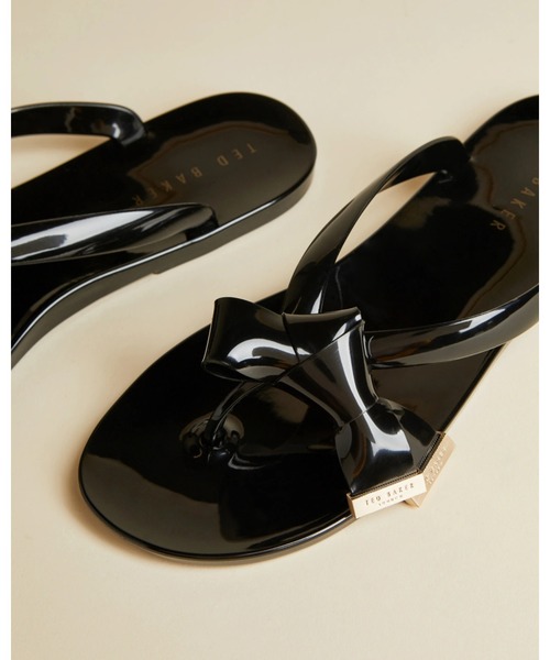 1点即発★TED BAKERテッドベーカーAZMARAレザースエードサンダル 1点即発☆TED BAKERテッドベーカーAZMARAレザースエードサンダル