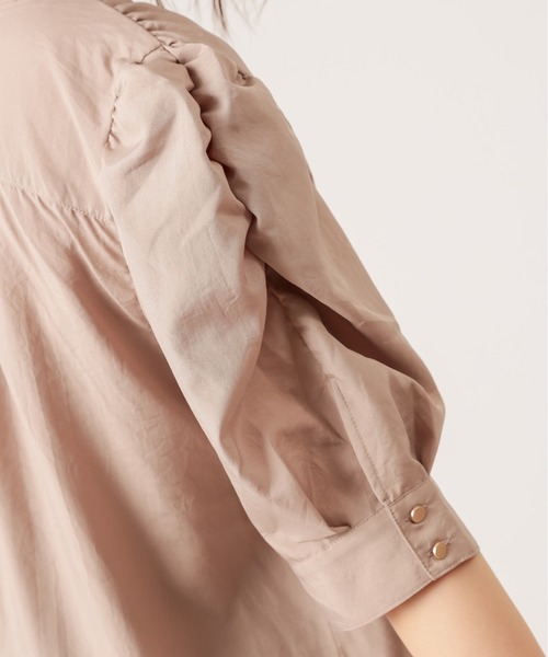 natural couture(ナチュラルクチュール)の「【WEB限定カラー有り】立体ギャザーパフ2WAYブラウス(シャツ/ブラウス・レディース・ブラック/オフホワイト/モカ/その他1・FREE)」の12枚目の写真