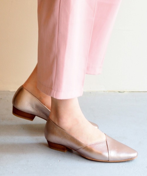 cava cava(サヴァサヴァ)の「Vカットフラットシューズ 3720395(パンプス・レディース・オフホワイト/ブラック/グレイッシュベージュ/カーキ/ワイン/ライトグレー/グレー/プラチナム/ライトグリーン/ブラウン/ネイビー/ダークブラウン/サンドベージュ/サンドグレー/シャンパン/ブロンズ・23.5cm/22.5cm/24.0cm/24.5cm/23.0cm/22.0cm/25.0cm/23cm/24cm)」の15枚目の写真