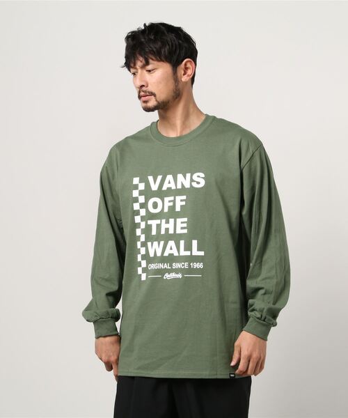 VANS(バンズ)の「VANS ヴァンズ M CHECKER&BOLD L/STEE ロングスリーブ 121R1021100 KHAKI(Tシャツ/カットソー・メンズ・カーキ・SMALL/X-LARGE/MEDIUM/LARGE)」の1枚目の写真