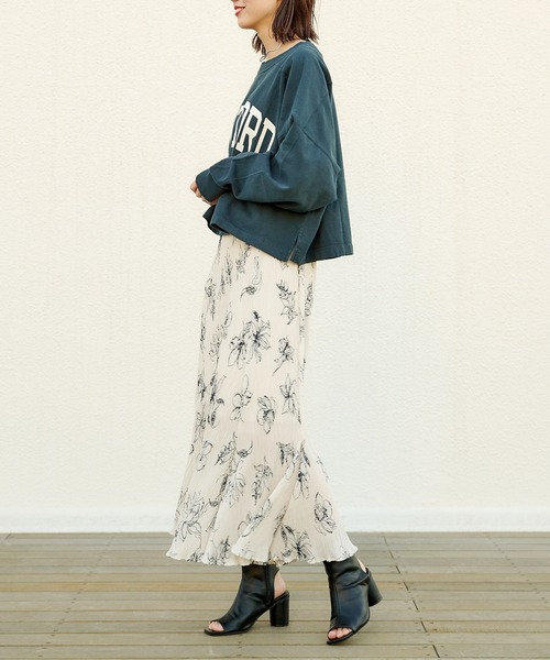 Chico（チコ）の「ショート丈デカロゴスウェット（スウェット・レディース・ネイビー/アイボリー/ライトグレー/チャコールグレー・FREE）」の6枚目の写真