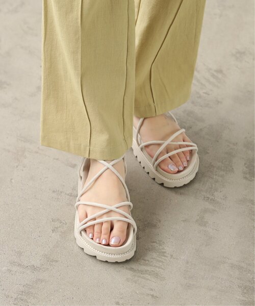 RAY CASSIN(レイカズン)の「ナロースポサン(サンダル・レディース・ブラック/ピンク/キナリ・MEDIUM/LARGE)」の2枚目の写真