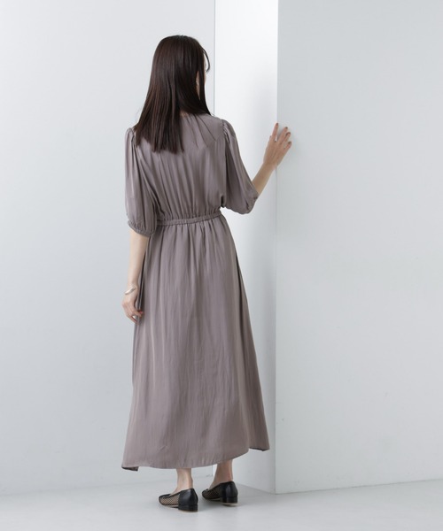 NANO universe（ナノユニバース）の「【WEB限定】サテンマキシカシュクールワンピース（ワンピース・レディース・グレー系その他4/チャコール・マルチサイズ）」の4枚目の写真