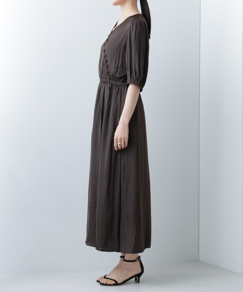 NANO universe（ナノユニバース）の「【WEB限定】サテンマキシカシュクールワンピース（ワンピース・レディース・グレー系その他4/チャコール・マルチサイズ）」の18枚目の写真