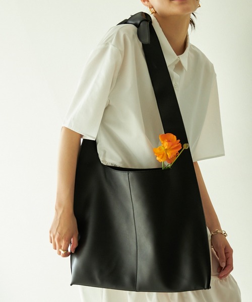 VACANCY（ヴァカンシー）の「ポーチ付きショッパーバッグ（トートバッグ・レディース・ブラック/グレイッシュベージュ・FREE）」の18枚目の写真