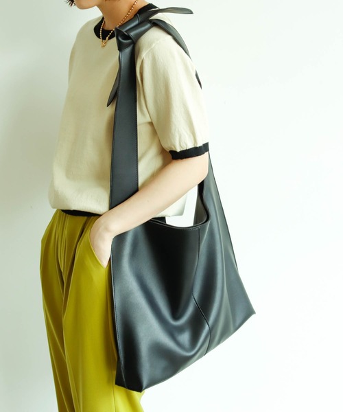 VACANCY（ヴァカンシー）の「ポーチ付きショッパーバッグ（トートバッグ・レディース・ブラック/グレイッシュベージュ・FREE）」の11枚目の写真