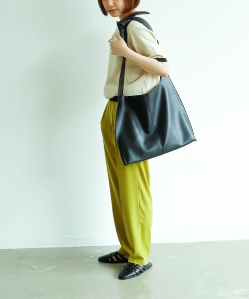 VACANCY（ヴァカンシー）の「ポーチ付きショッパーバッグ（トートバッグ・レディース・ブラック/グレイッシュベージュ・FREE）」の19枚目の写真